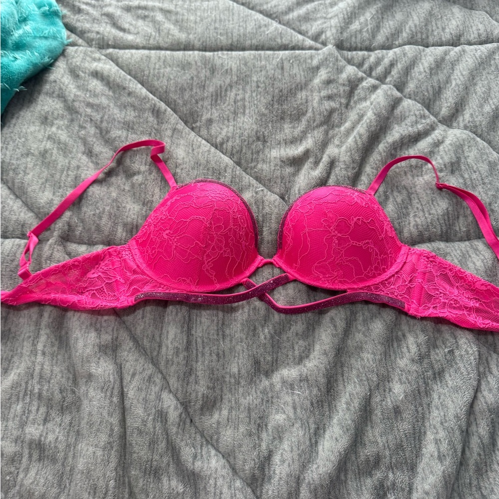 great condition VS bra 32D with sequins detail
